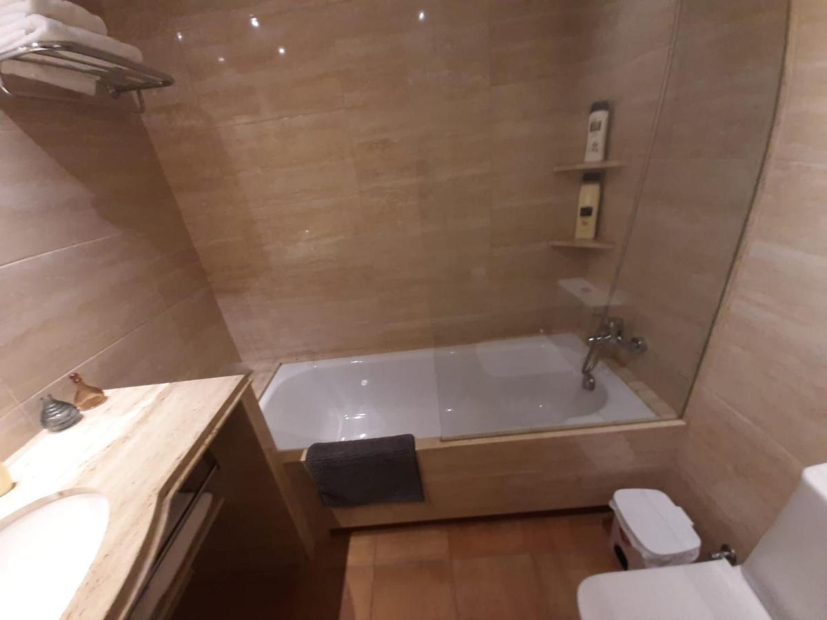 Cal Montaner Casa 3 Habitaciones 3 Banos Y Garaje 카다케스 외부 사진